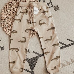 Rylee + Cru Crocodile Sweatpants 2-3T NWT